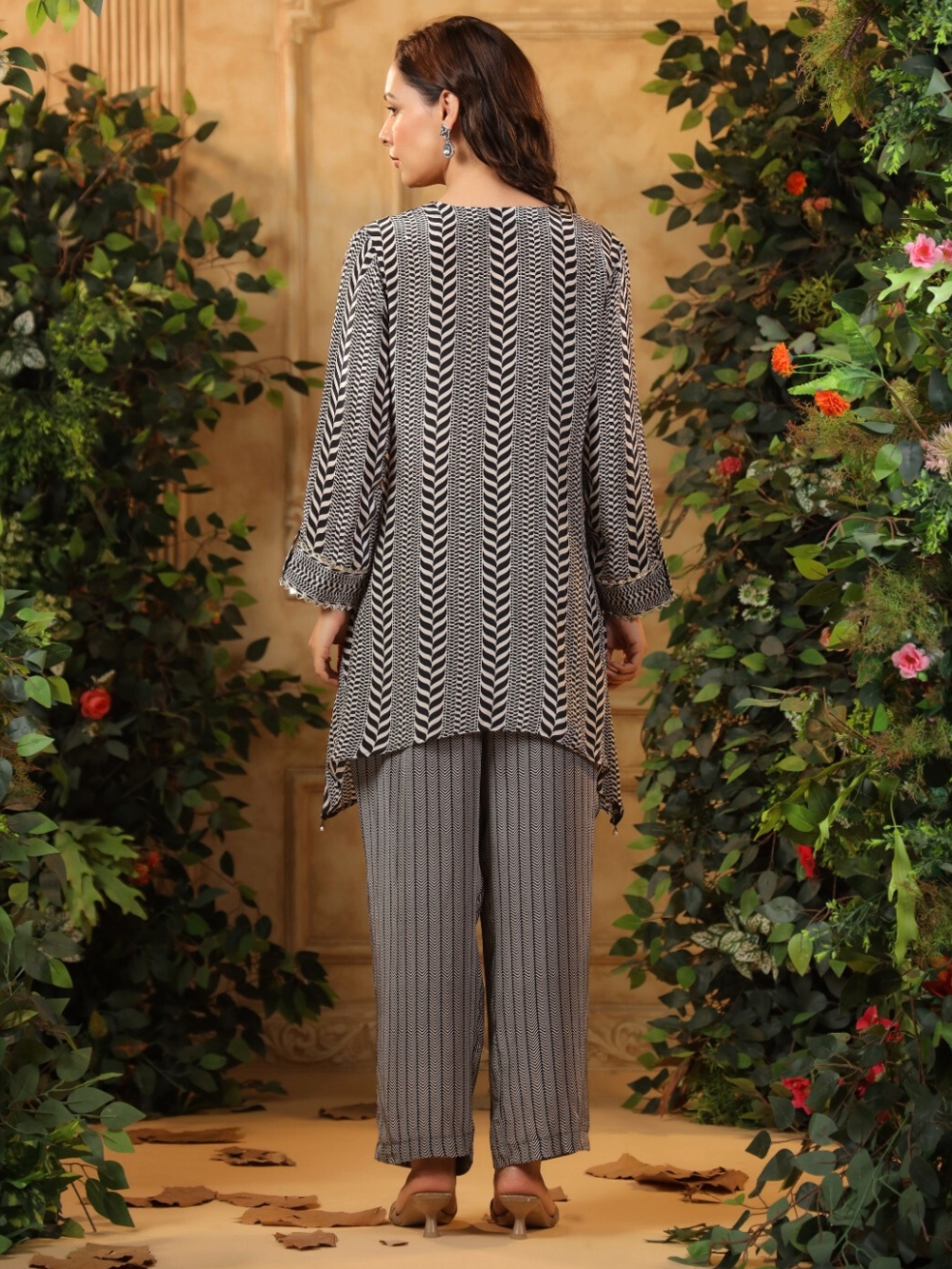 Mehar Black Printed Pant Kurta Set