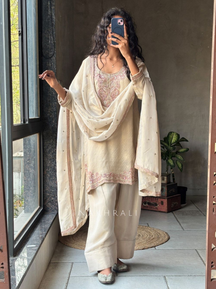 Image of Ahana Cream Suit Set with Cut Dana and Zari Work