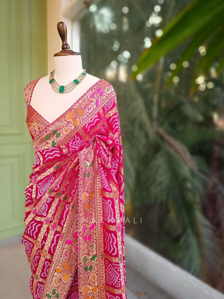 Sanvi Magenta Bandhani Saree