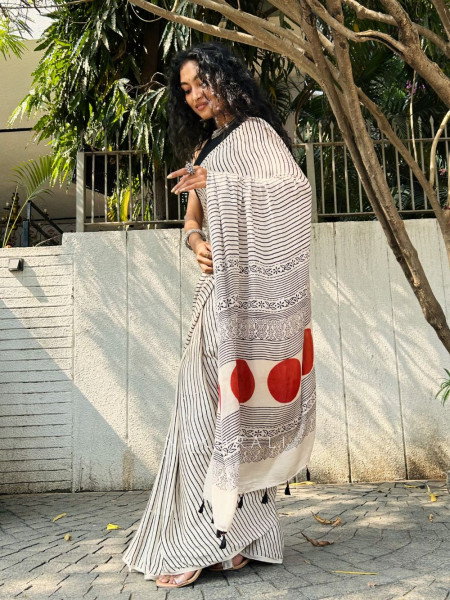 Divya Cream Modal Stripe Printed Saree Collection