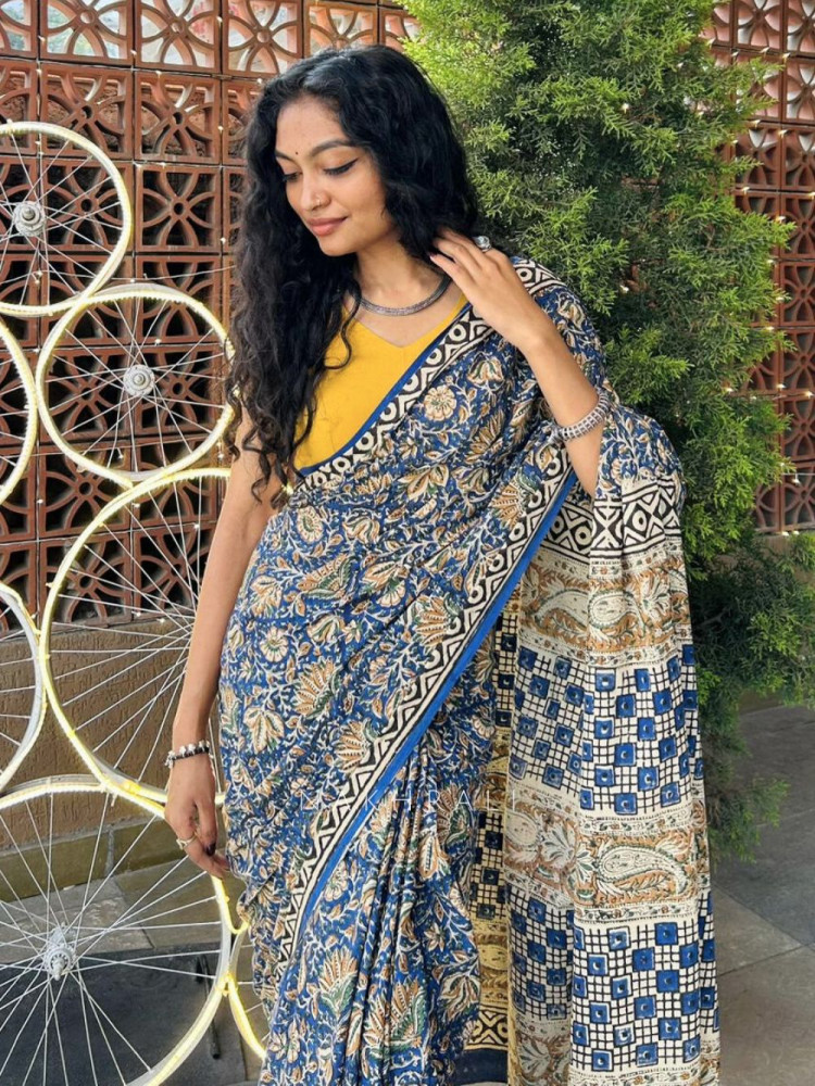 Image of Niva Blue Cotton Saree with Floral Print