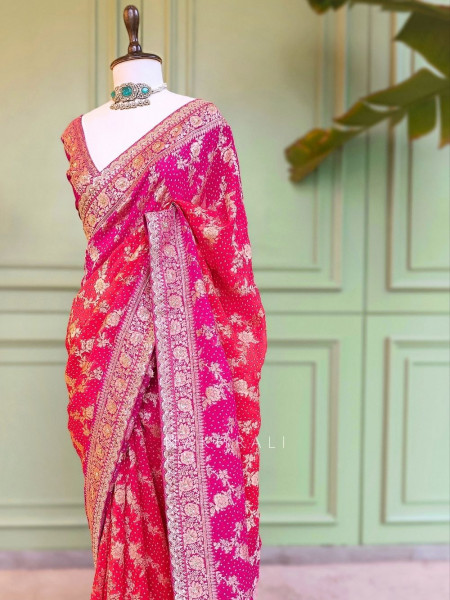 Sutra Magenta Bandhani Saree With Running Blouse Piece