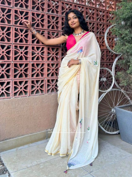 Valakshah Cream Mull Cotton Saree with Thread Embroidery
