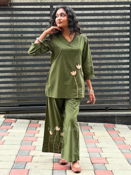Kivya Green Cotton Co Ord Set with Embroidered Detailing
