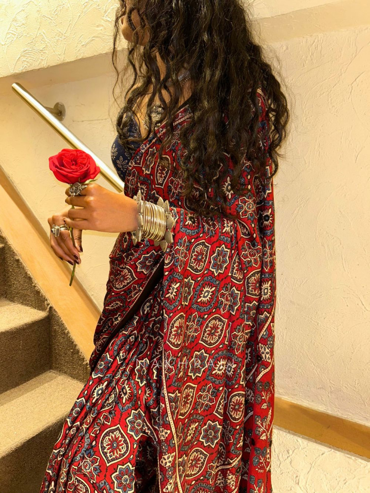 Image of Rudira Maroon Modal Saree with Mirror Work Pallu