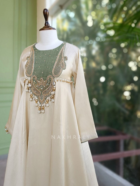 Shahi Noor Green Suit Set with Zari and Bead Work