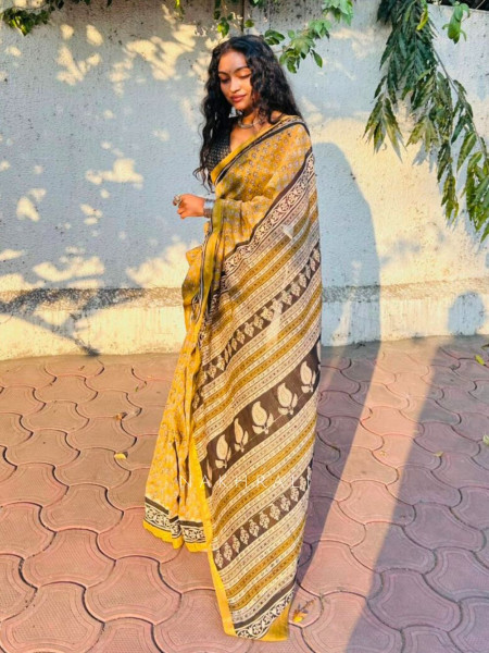 Vanshika Beige Maheshwari Printed Saree