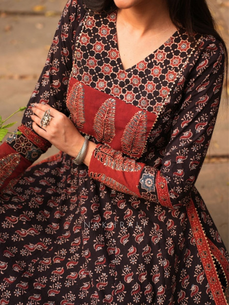 Feroz Black Cotton Flared Kurta