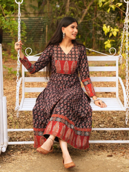 Feroz Black Cotton Flared Kurta