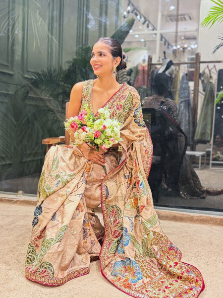 Lycoris Peach Silk Saree with Mirror & Thread Work