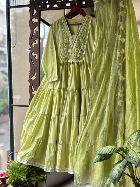 Sutra Green Anarkali Suit Set with Thread Embroidery and Dupatta