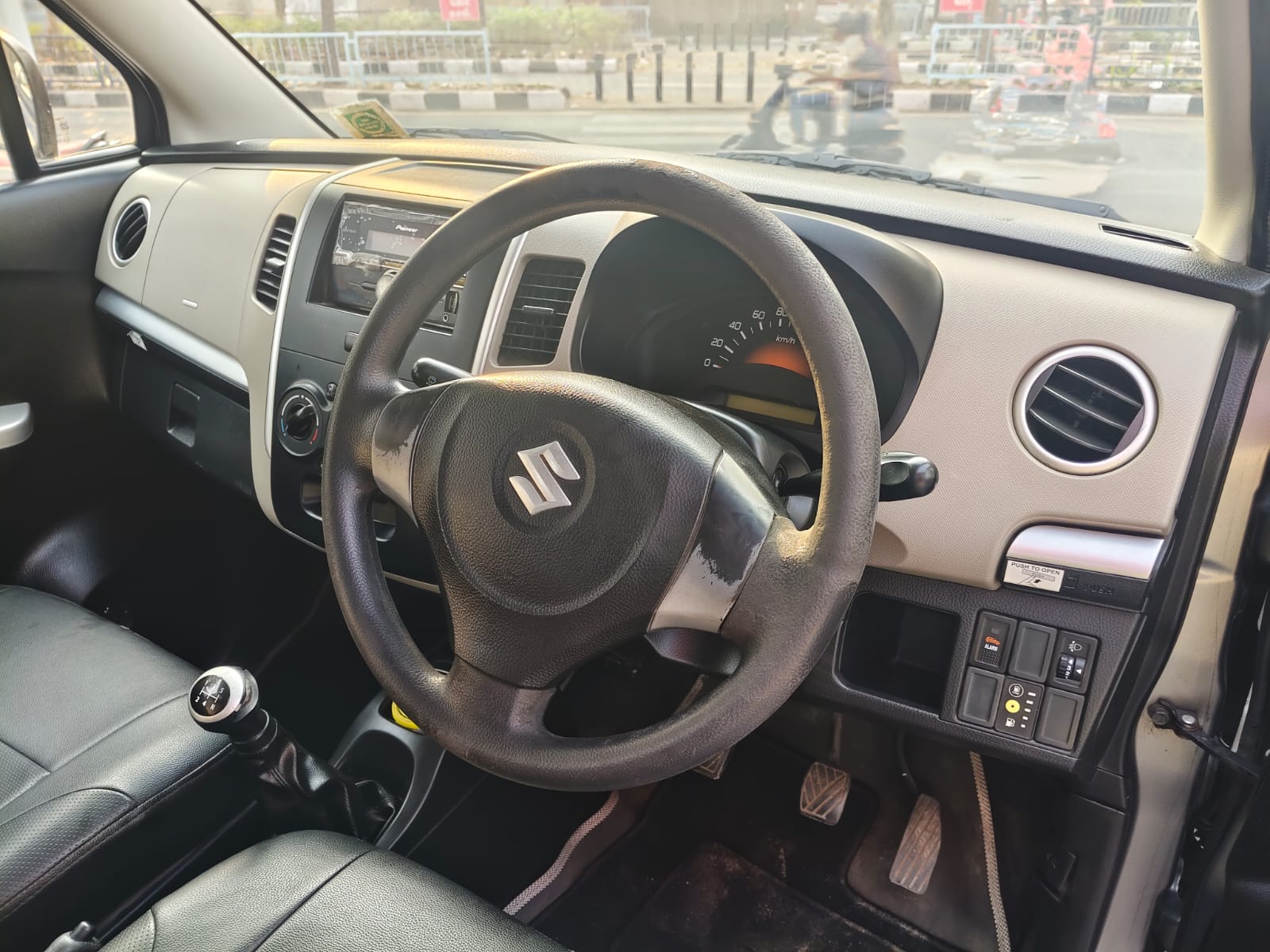 Maruti Suzuki WAGONR LXU