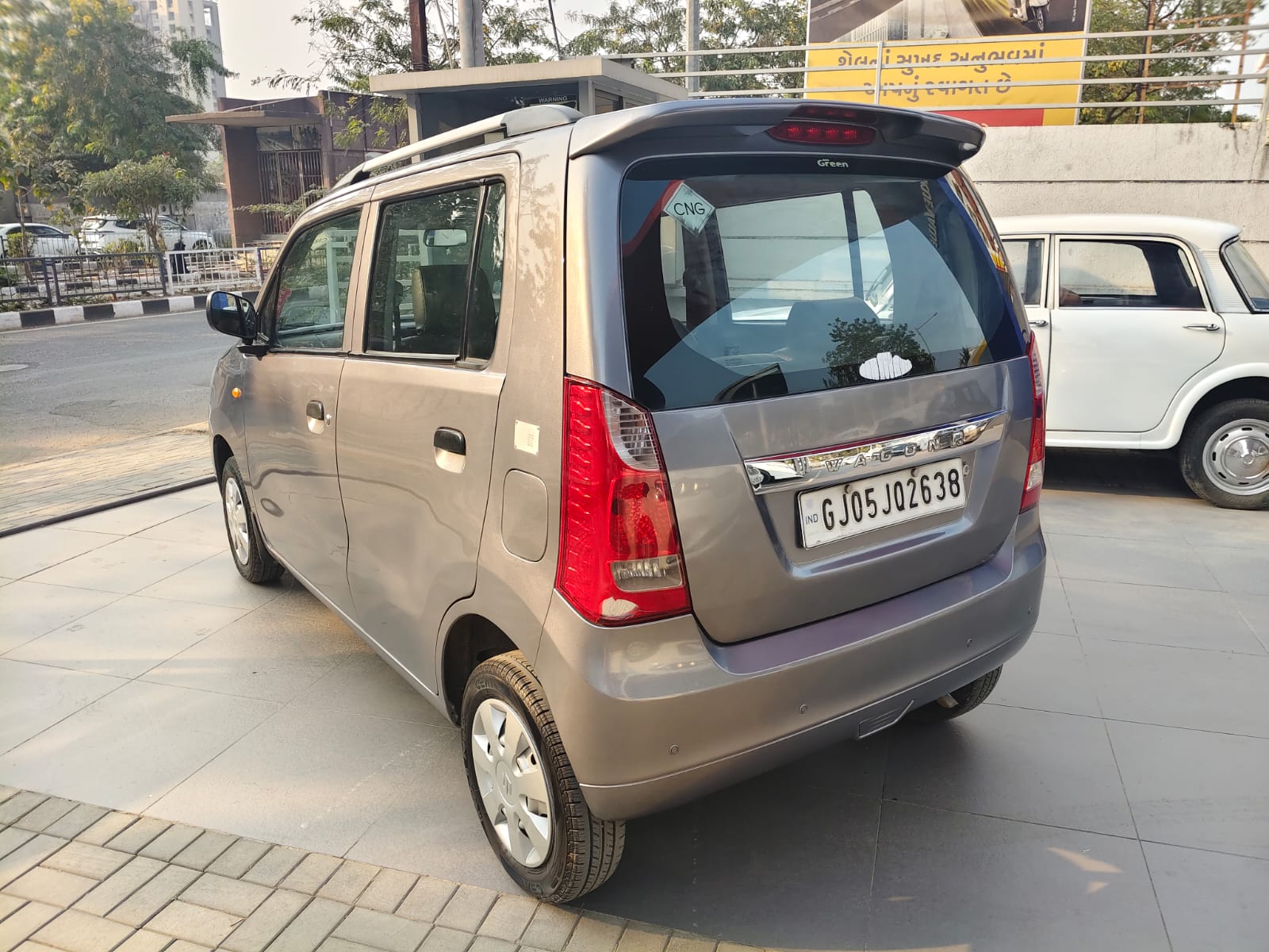 Maruti Suzuki WAGONR LXU