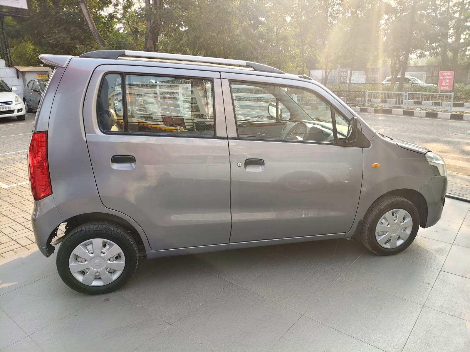 Maruti Suzuki WAGONR LXU