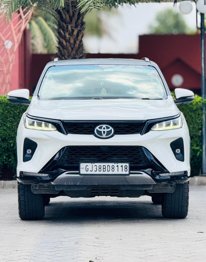Image of TOYOTA FORTUNER LEGENDER