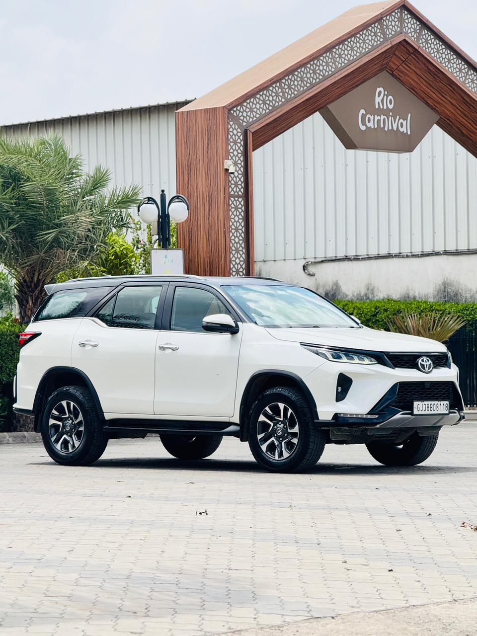 TOYOTA FORTUNER LEGENDER