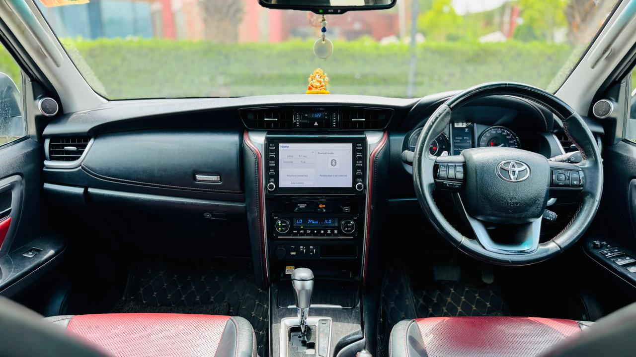 TOYOTA FORTUNER LEGENDER