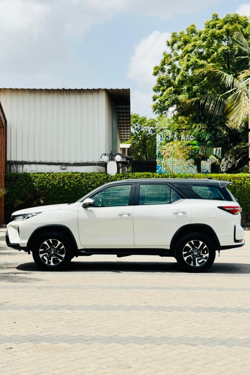 TOYOTA FORTUNER LEGENDER
