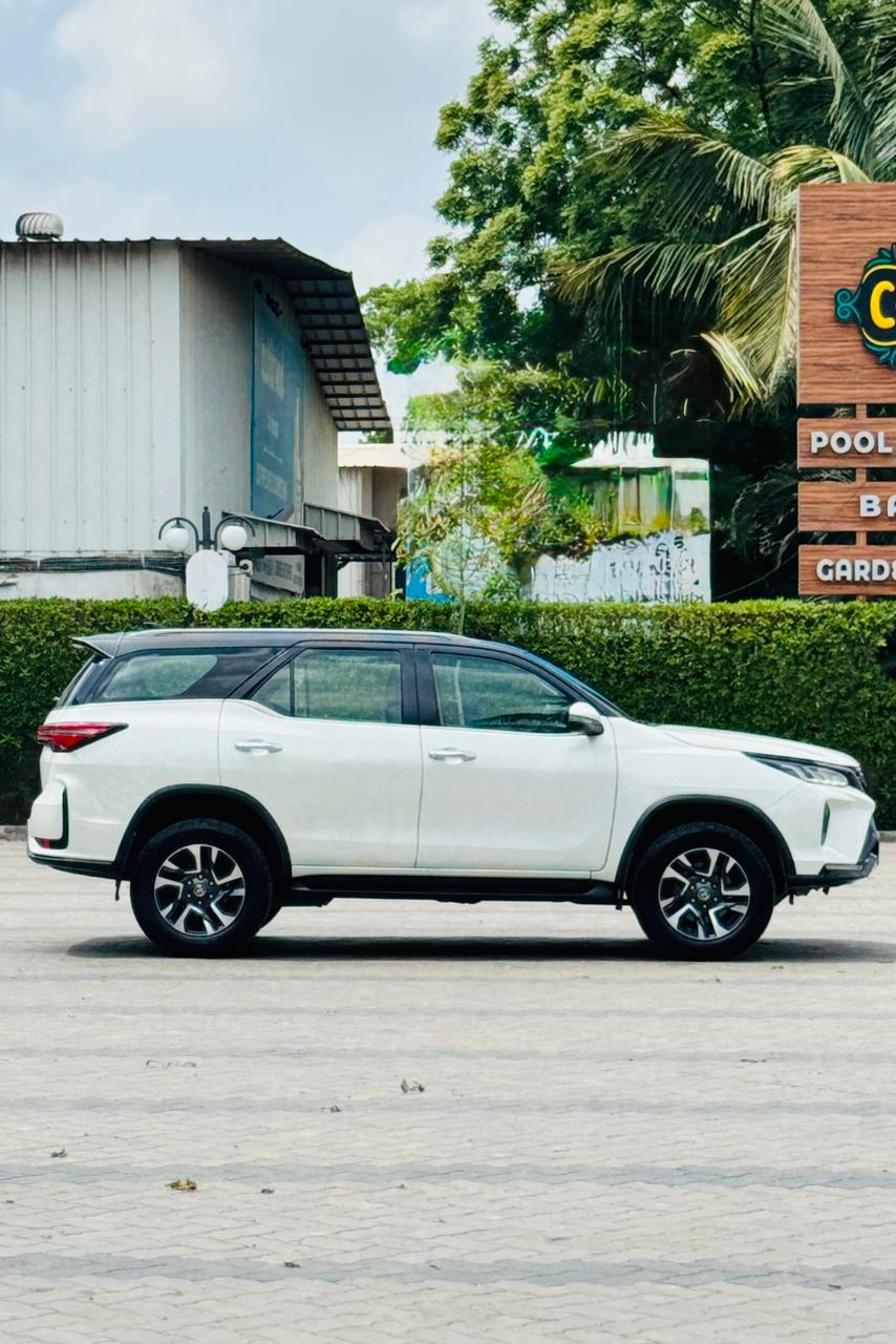 TOYOTA FORTUNER LEGENDER
