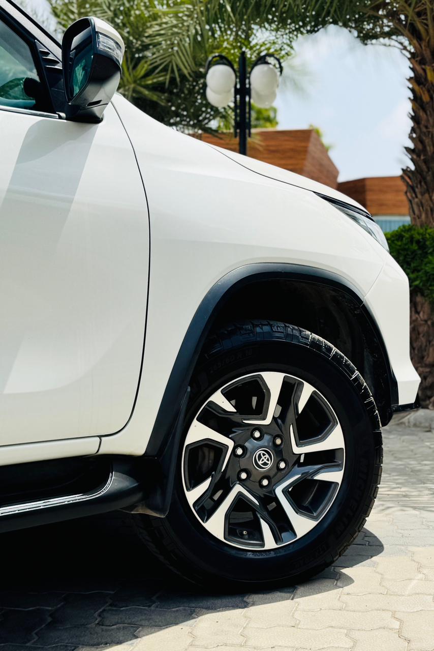 TOYOTA FORTUNER LEGENDER