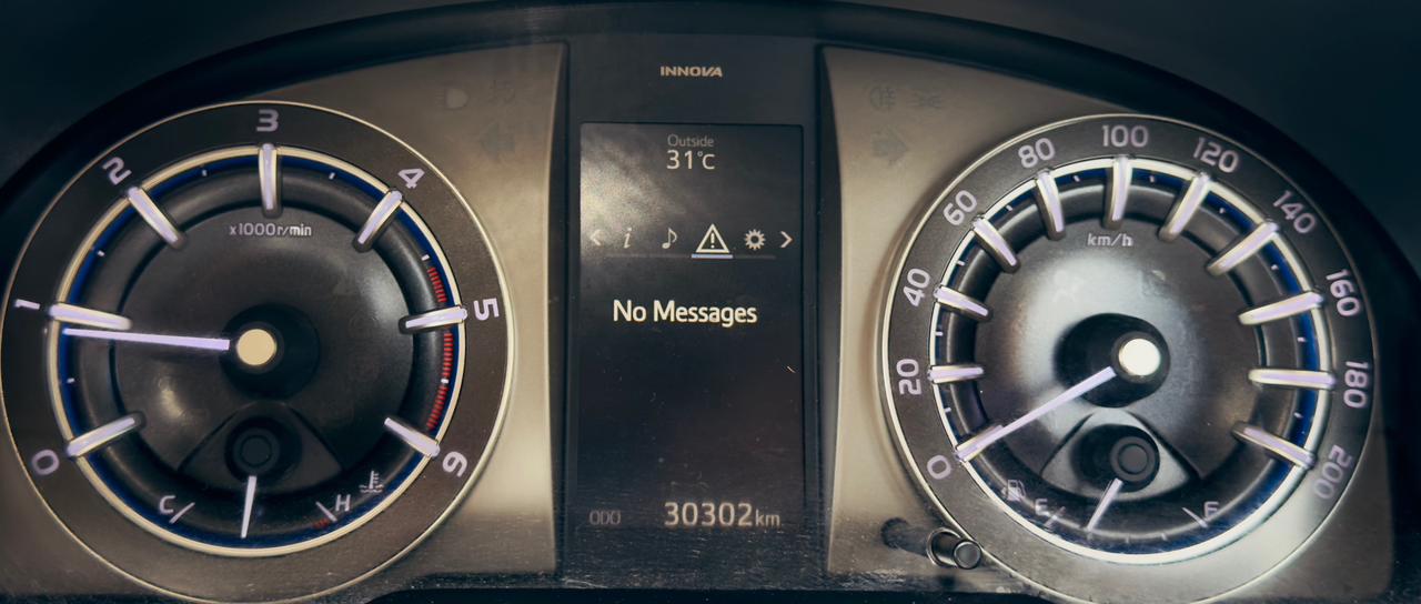 TOYOTA INNOVA CRYSTA 24 Z