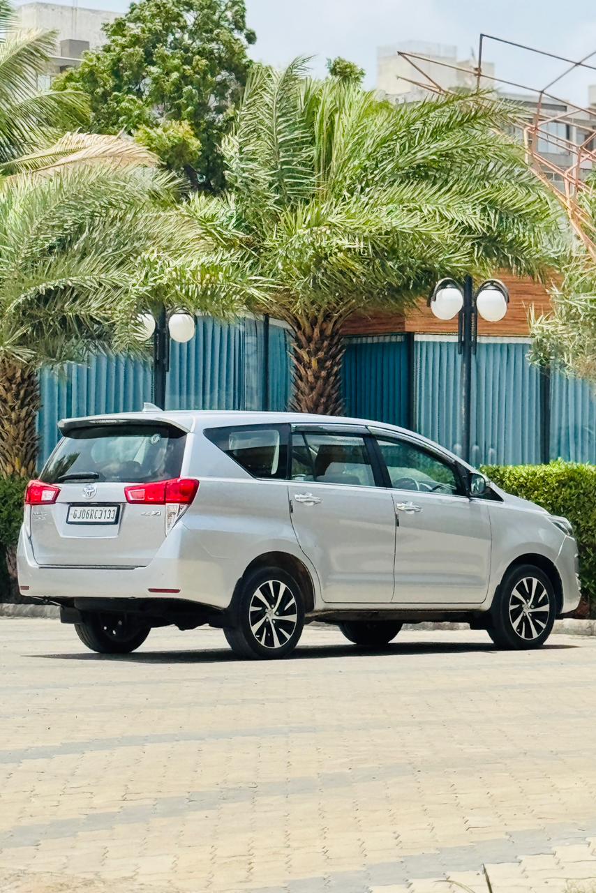 TOYOTA INNOVA CRYSTA 24 Z