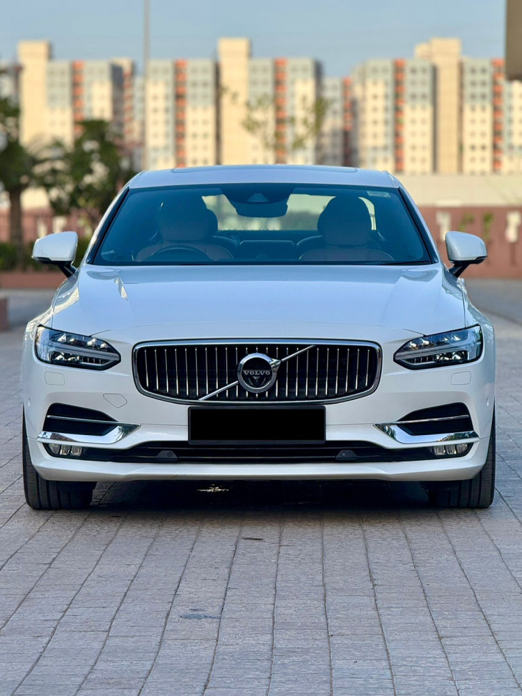 Image of VOLVO S90 D4