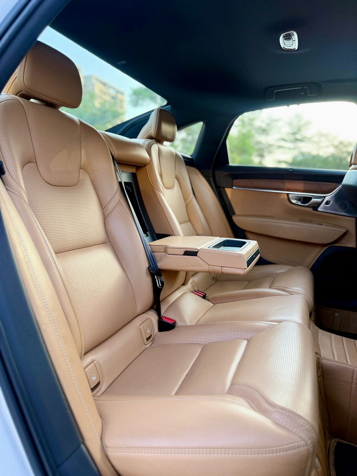 VOLVO S90 D4