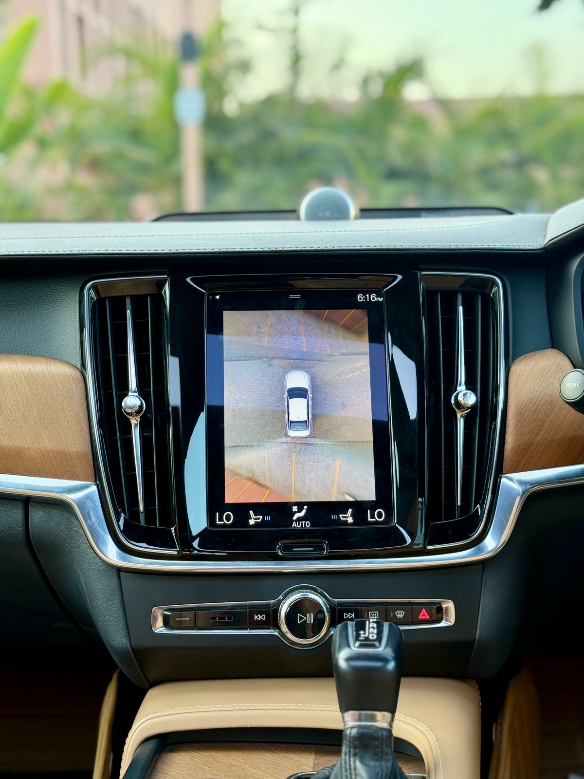 VOLVO S90 D4