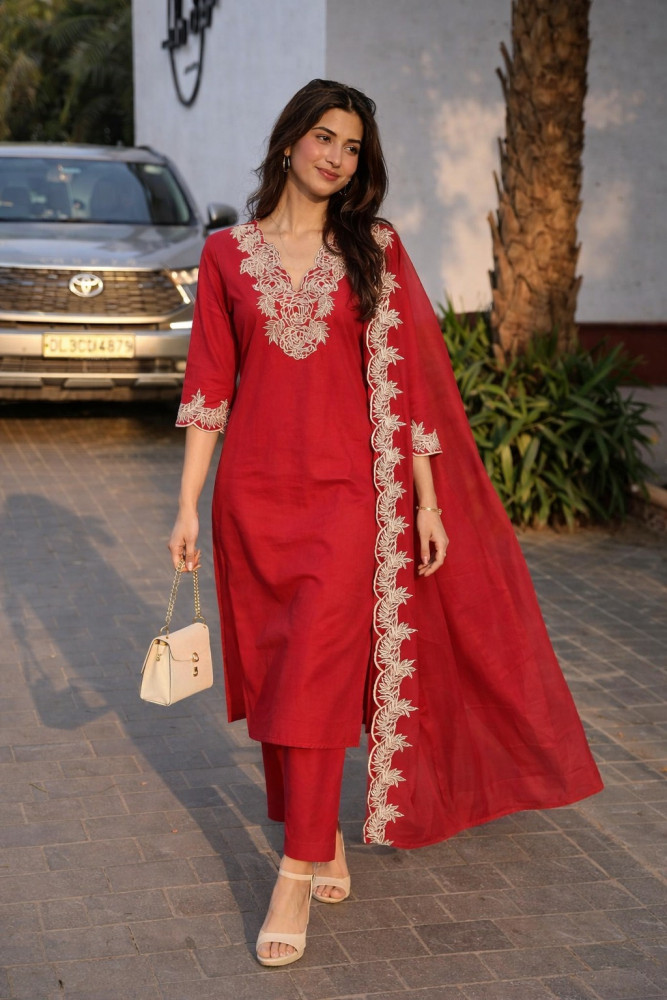 Image of Pure cotton embroidered kurta set