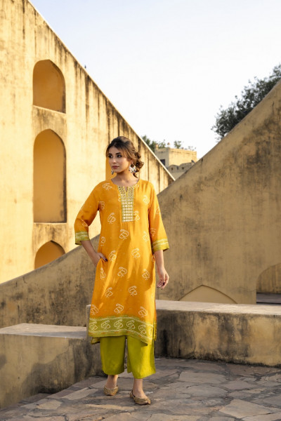 Muslin bandhani kurta paired with palazzo