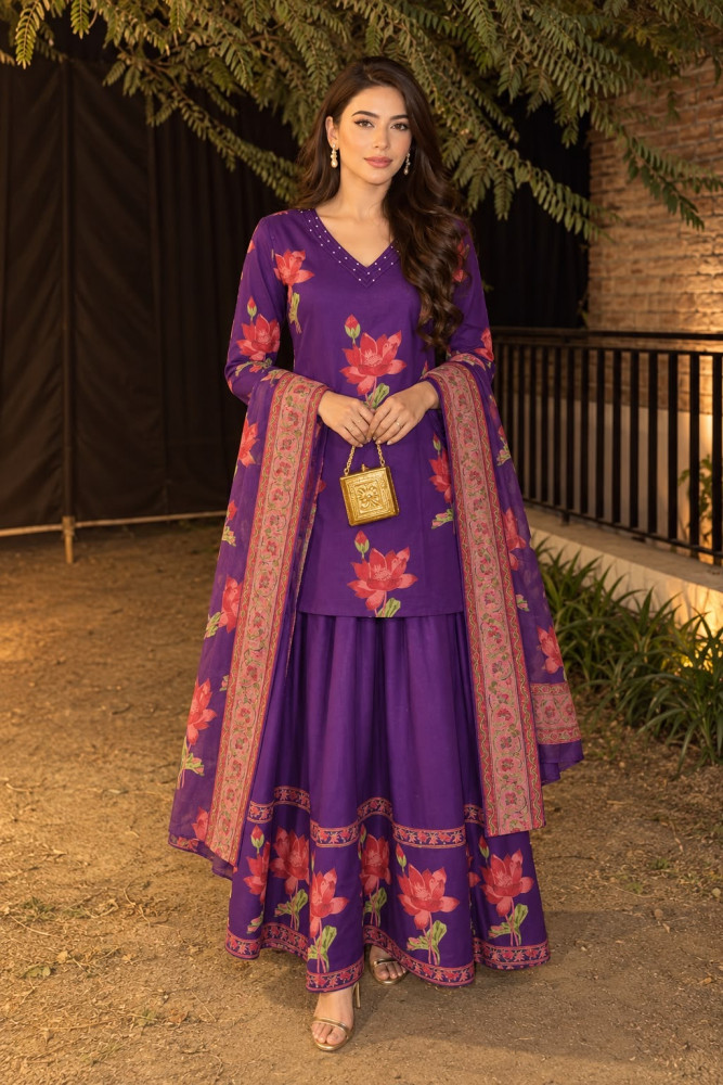 Image of Cotton skirt paired with tunic and Dupatta