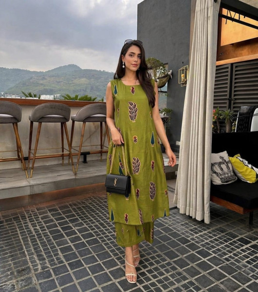 Soft cotton coordinated kurta set with additional sleeves