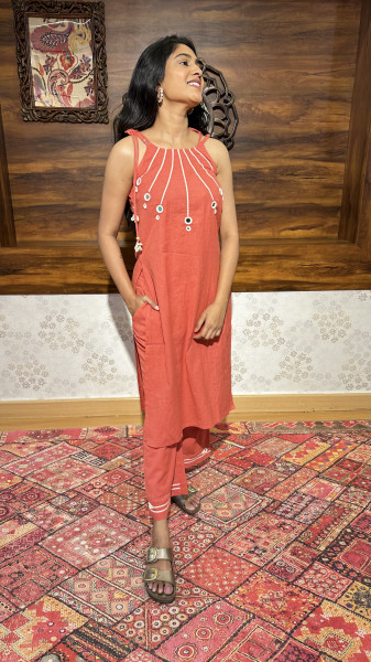 Flex cotton spaghetti kurta set with real mirror