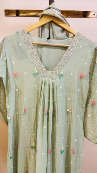 Pure Mul chanderi embroidered kurta set