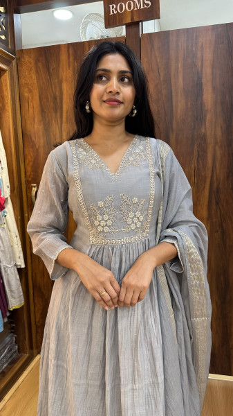 Mul chanderi kurta set with intricate hand detailing