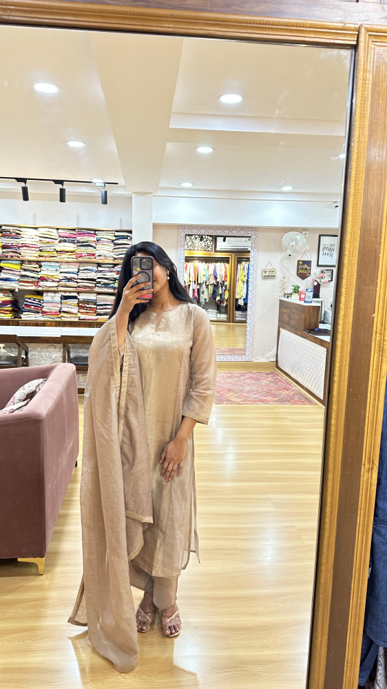 Image of Mul chanderi kurta set with self shade tissue paneling