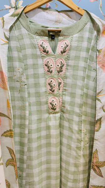 Soft linen kurta set with attached lining