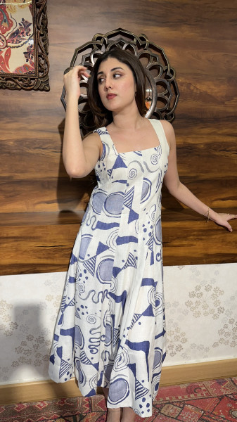Soft linen fit and flare Dress with 3/4 sleeves