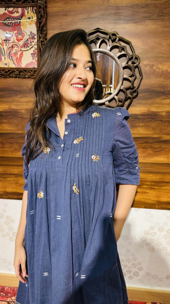 Jamdani Dress with crinkled sleeves and embroidered neck