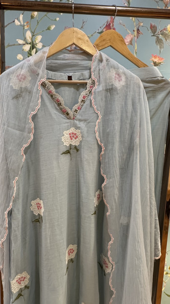 Mul chanderi embroidered and patch detailed kurta set