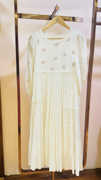 Mul crushed cotton embroidered Dress with French lace and attached lining