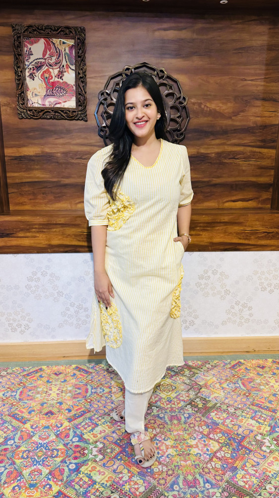 Image of Pure cotton striped kurta with floral 3d appliqué detailing paired with straight pants