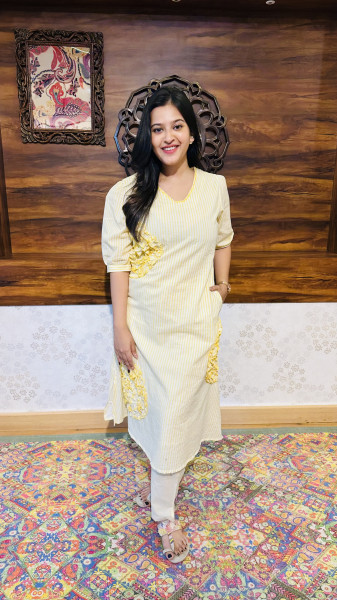 Pure cotton striped kurta with floral 3d appliqué detailing paired with straight pants