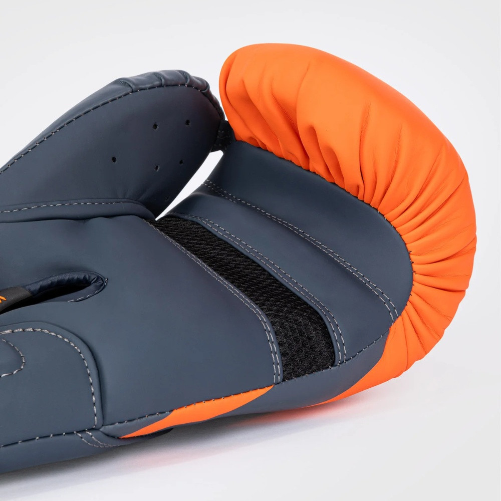 VENUM CHALLENGER 40 BOXING GLOVES