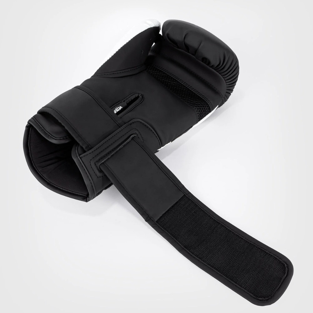 VENUM CHALLENGER 40 BOXING GLOVES