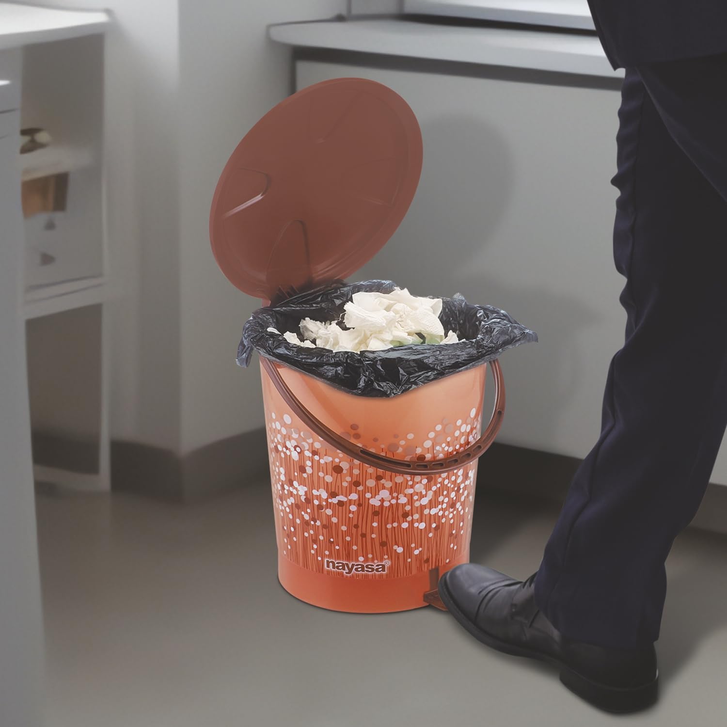 Plastic Dustbin Paddle Nyasa 15 Liter