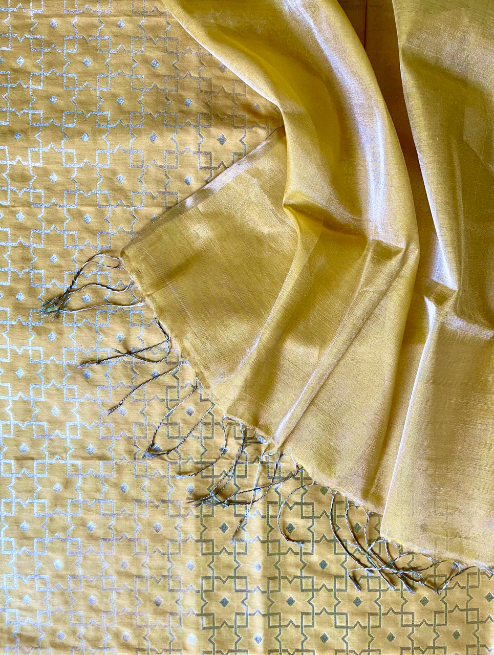 Maheshwari Tissue handloom saree with Banarasi blouse fabric