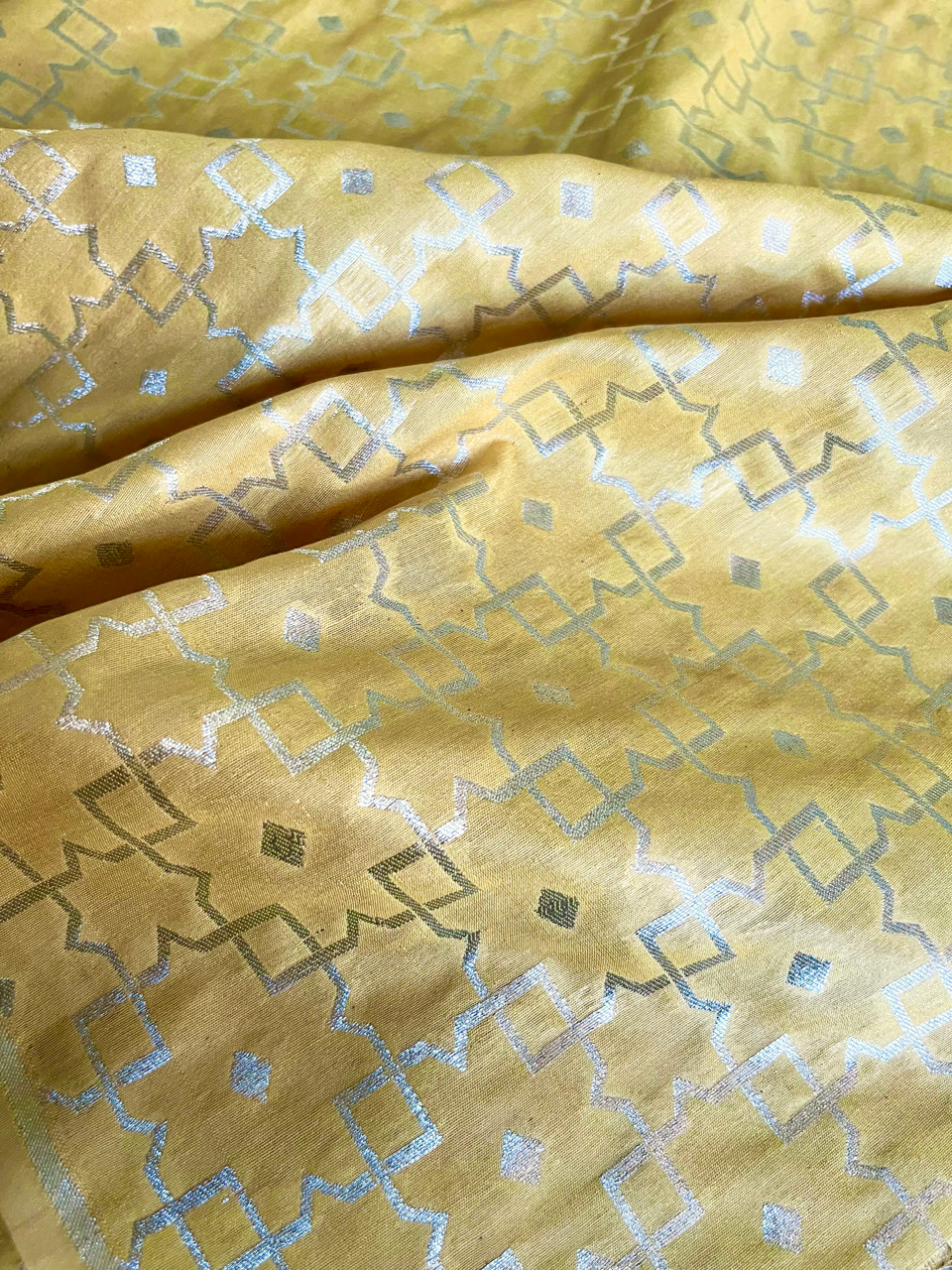 Maheshwari Tissue handloom saree with Banarasi blouse fabric