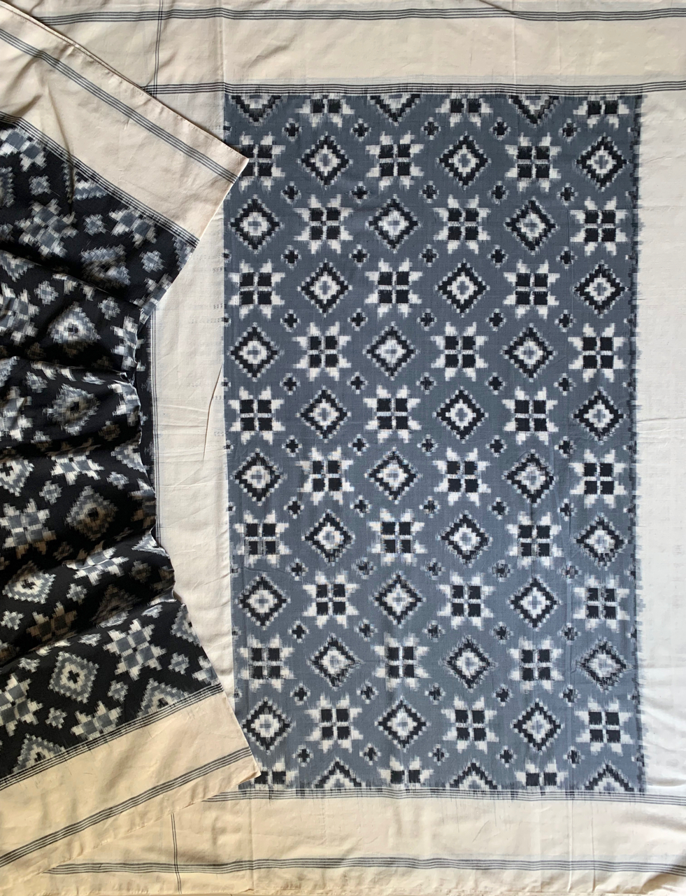 Pochampally double Ikat cotton handloom saree